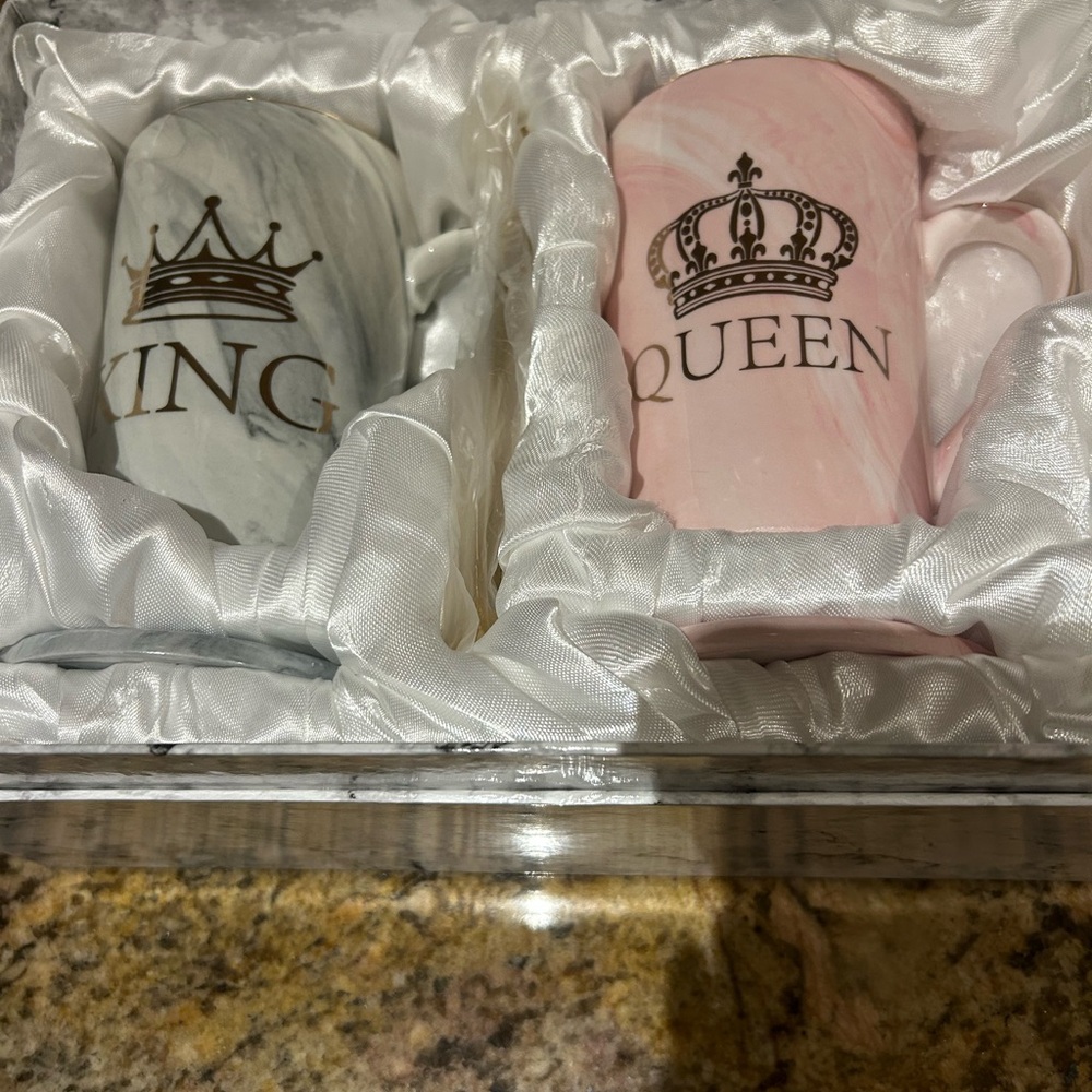 King and Queen Marble Mug Set